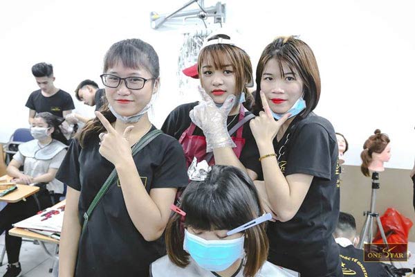 OneStar có một môi trường học chất lượng, vui vẻ, không hề gò bó OneStar có một môi trường học chất lượng, vui vẻ, không hề gò bó