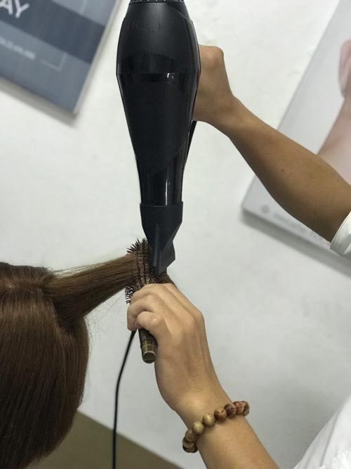 3 cách sấy phồng cho tóc sóng sánh bồng bềnh, vẻ sang chảnh nhân đôi chỉ với toàn những dụng cụ sẵn có