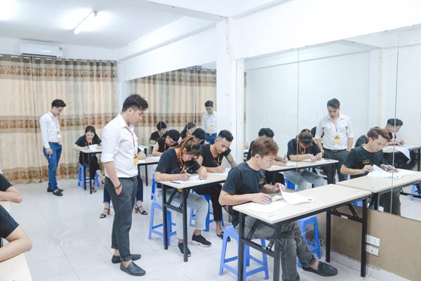 Mỗi thí sinh đều có một đề riêng biệt Mỗi thí sinh đều có một đề riêng biệt
