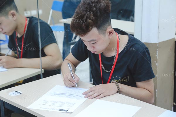 Có nên cắt tóc trước khi thi? Có nên cắt tóc trước khi thi?